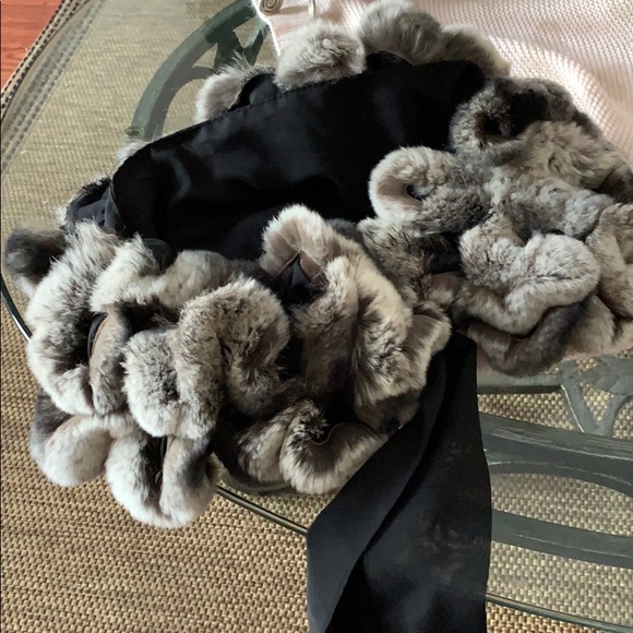 Genuine rabbit fur gently used scarf with tie - Picture 2 of 2